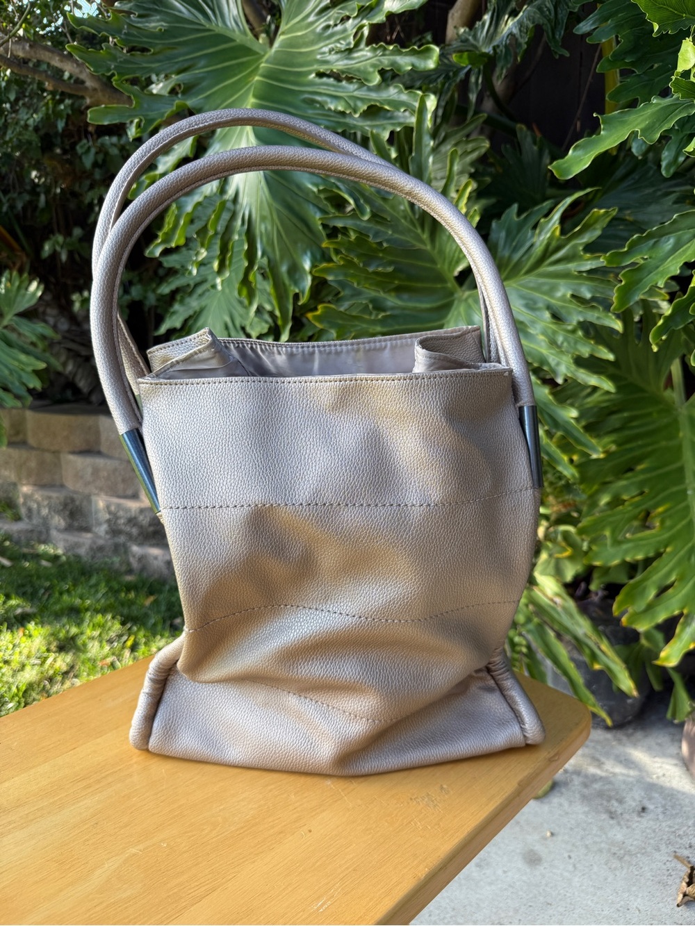 Neiman Marcus Metallic Gold
Leather Tote Shoulder Bag
Slouchy Large Carryall